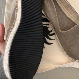 Leather taupe espadrilles